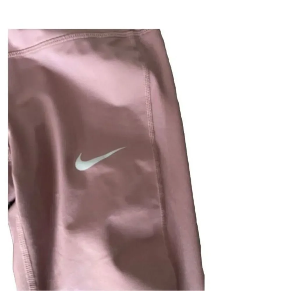 Nike Lux Racer Crop‎ Smokey Mauve Rose Size XS Dri-Fit